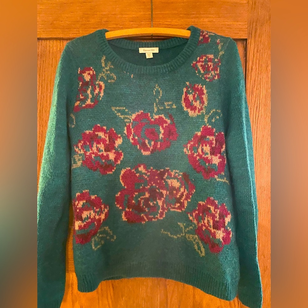 GUC cozy sweater